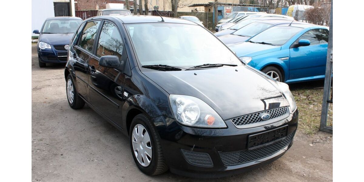 Ford Fiesta 100.222 km 2.799 &euro; Berlin 13057