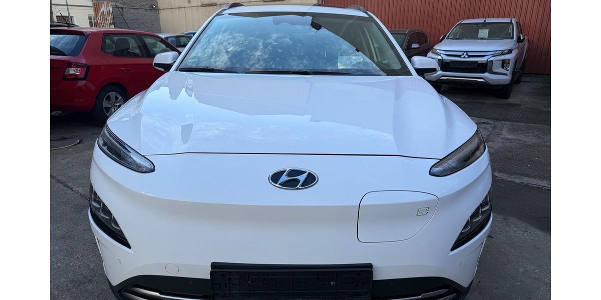 Hyundai Kona große Batt./NaviCAM/LED/64kwh/Schiebedach 142.000 km 16.700 &euro; Berlin 10247