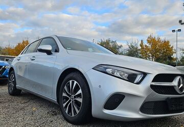 Mercedes-Benz A 180 142.600 km 17.900 &euro; Berlin 12099