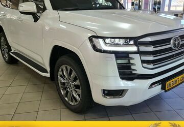 Toyota Land Cruiser 5 km 169.896 &euro; Berlin 10785