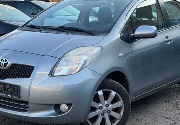 Toyota Yaris 123.000 km 3.450 &euro; Berlin 10245