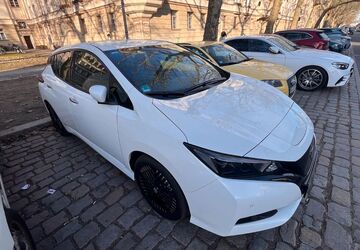 Nissan Leaf 11.500 km 15.500 &euro; Berlin 13595