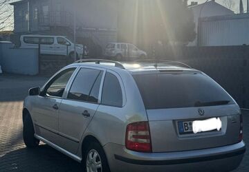 Skoda Fabia 167.000 km 1.890 &euro; Berlin 10713