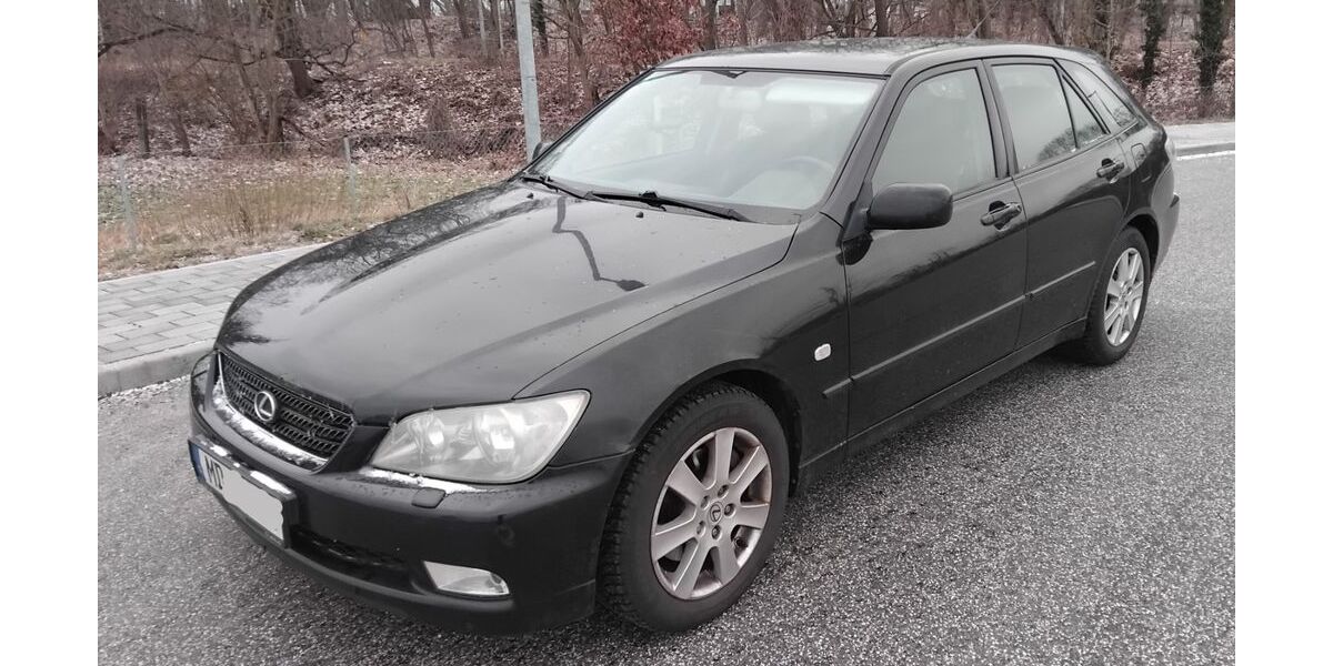 Lexus IS 200 221.000 km 2.490 &euro; Potsdam 14476