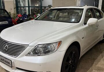 Lexus LS 460 328.500 km 15.900 &euro; Berlin 12247
