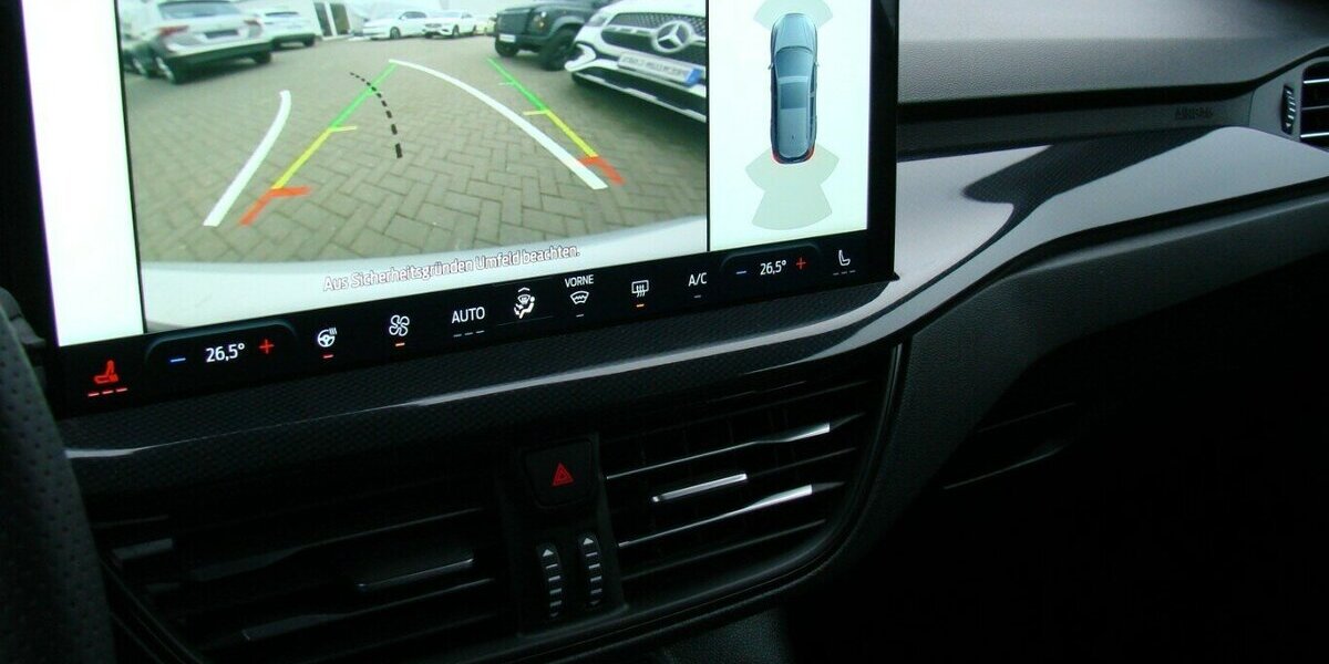 Ford Focus 1.5L TDCi ST-Line X ACC LED AHK HUD Bliss 12.043 km 25.980 &euro; Falkensee 14612