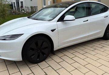 Tesla Model 3 36.540 km 33.400 &euro; Ludwigsfelde 14974