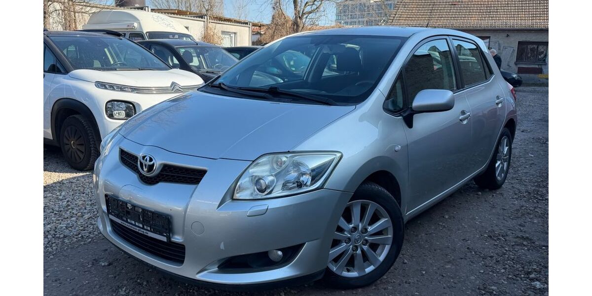 Toyota Auris 162.000 km 4.950 &euro; Berlin 10245