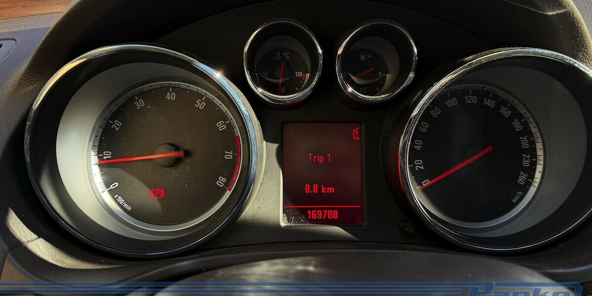 Opel Insignia Cosmo*SHZ*Navi*Tempo*E-Koffer*Lederweiß 169.708 km 5.980 &euro; Berlin 13187