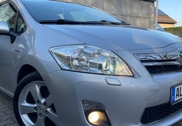 Toyota Auris 94.000 km 8.950 &euro; Berlin 12683