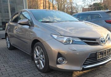 Toyota Auris 59.985 km 12.499 &euro; Berlin 13581
