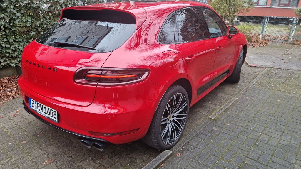 Porsche Macan 104.500 km 40.700 &euro; Berlin 14050