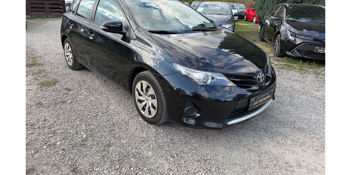 Toyota Auris 185.000 km 6.490 &euro; Berlin 13127