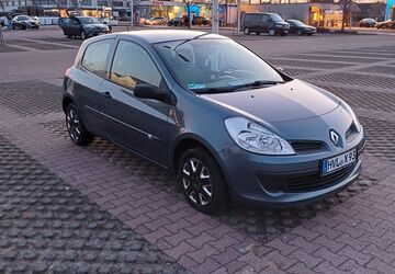 Renault Clio 100.750 km 2.499 &euro; Brieselang 14656