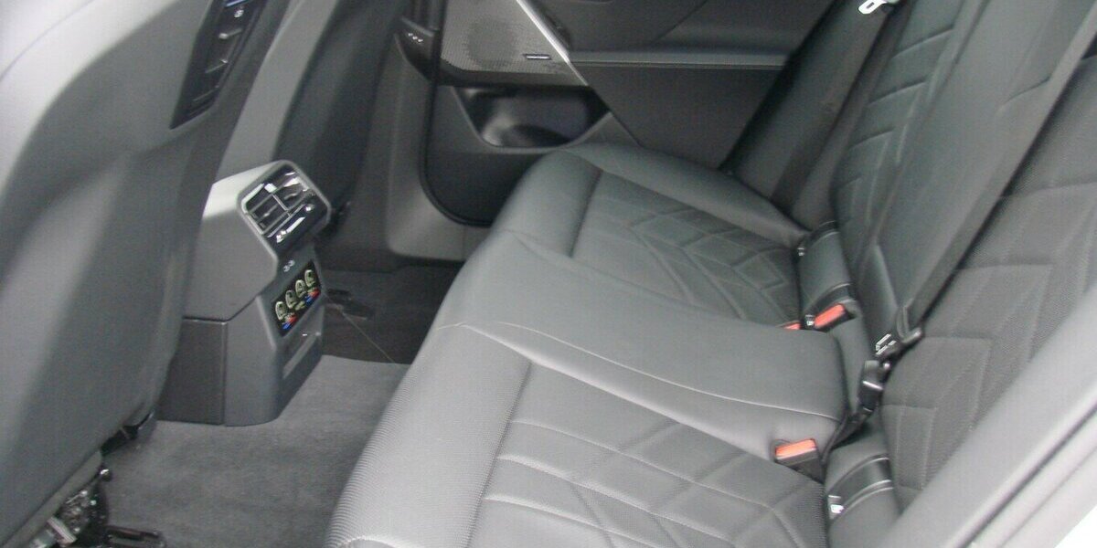 BMW 520 520d M Sport Pro Xdrive ACC 360º H&K ACC HUD 24.408 km 57.980 &euro; Falkensee 14612