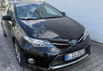 Toyota Auris 102.100 km 10.990 &euro; Berlin 12277