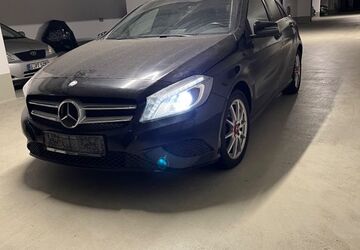 Mercedes-Benz A 180 176.000 km 8.900 &euro; Berlin 13587