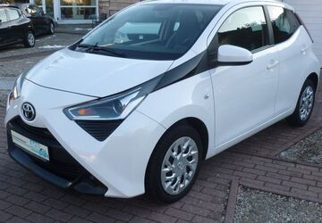 Toyota Aygo (X) 33.242 km 9.900 &euro; Berlin 12683