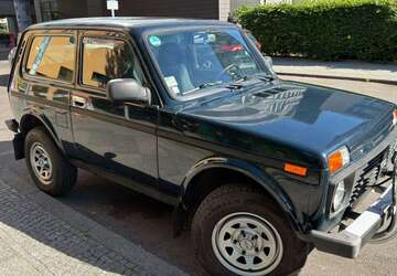 Lada Niva 4.715 km 9.500 &euro; Berlin, Stadt 10777