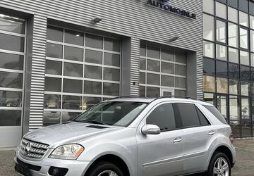 Mercedes-Benz ML 350 99.200 km 7.380 &euro; Berlin-Lichtenberg 10365