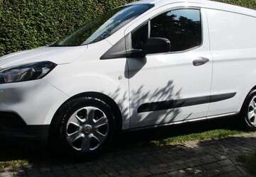 Ford Transit Courier 105.000 km 8.500 &euro; Berlin 13053