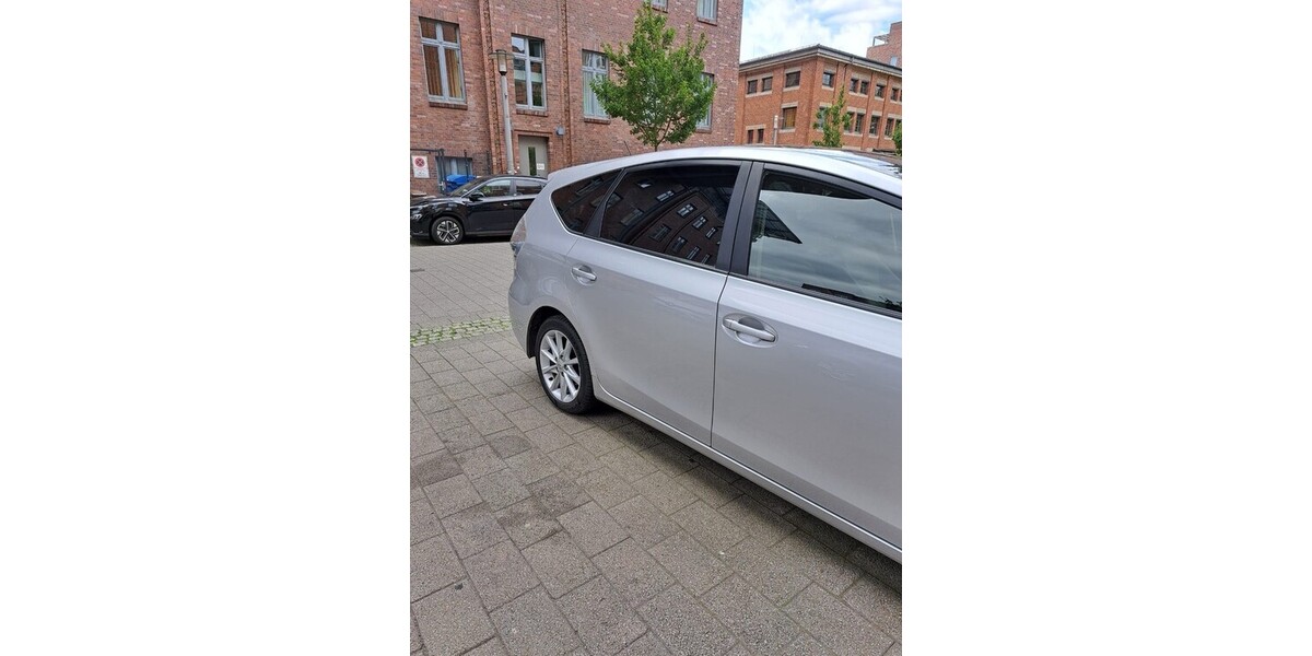 Toyota Prius Plus 164.000 km 13.000 &euro; Berlin 10178