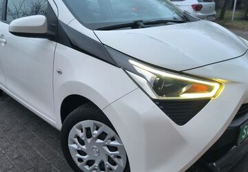 Toyota Aygo (X) 134.000 km 6.990 &euro; Berlin - Schöneberg 10781
