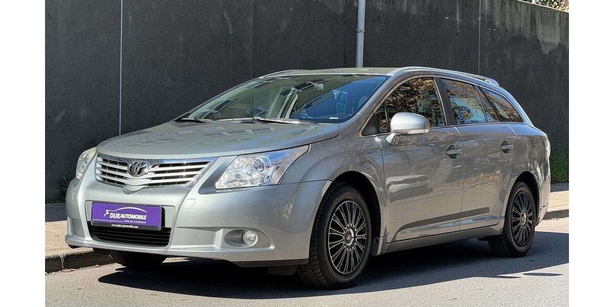 Toyota Avensis 156.369 km 7.999 &euro; Berlin 13089