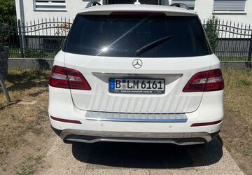 Mercedes-Benz ML 350 114.000 km 22.300 &euro; Berlin 13591