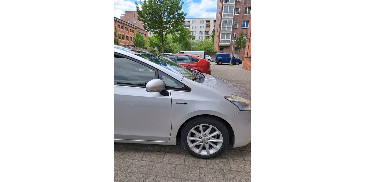 Toyota Prius Plus 164.000 km 13.000 &euro; Berlin 10178