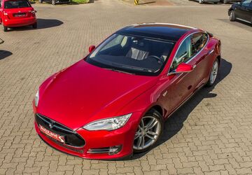 Tesla Model S 147.000 km 21.999 &euro; Nauen 14641