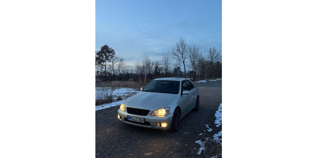 Lexus IS 200 180.000 km 5.000 &euro; Stahnsdorf 14532