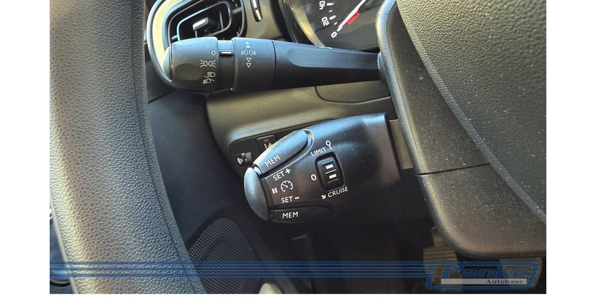 Citroen C3 1.2 PT 82 Feel*LED*BT*Tempo*8Reifen*SpurH* 84.089 km 7.990 &euro; Berlin 13187