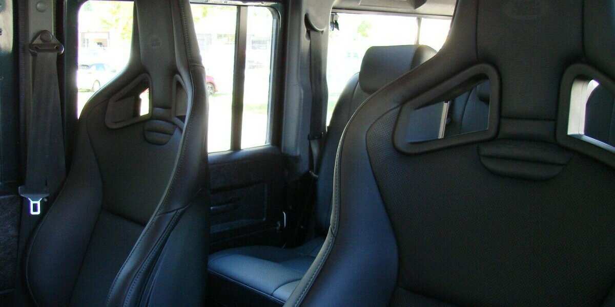 Land Rover Defender 110 E Station Wagon 7-Sitzer LED Leder AH 119.107 km 55.980 &euro; Falkensee 14612