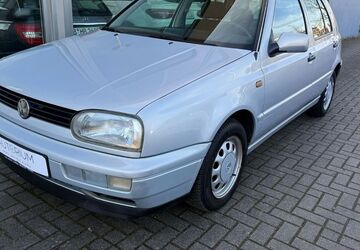 VW Golf 100.000 km 2.499 &euro; Berlin 13127