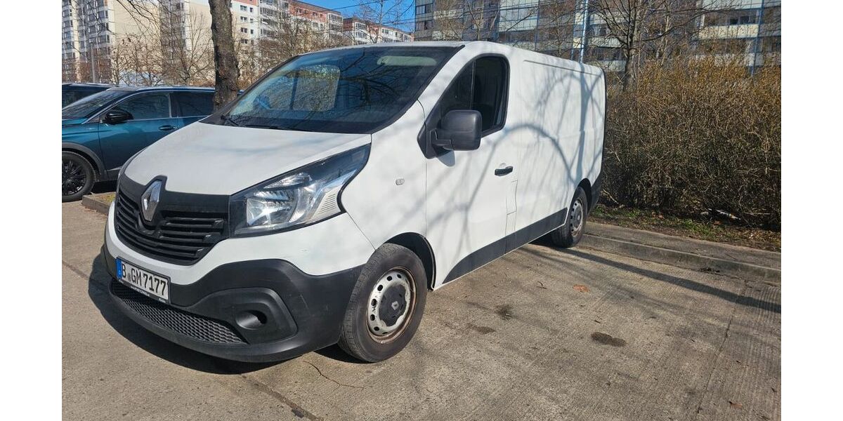 Renault Trafic 184.372 km 8.800 &euro; Berlin 13051