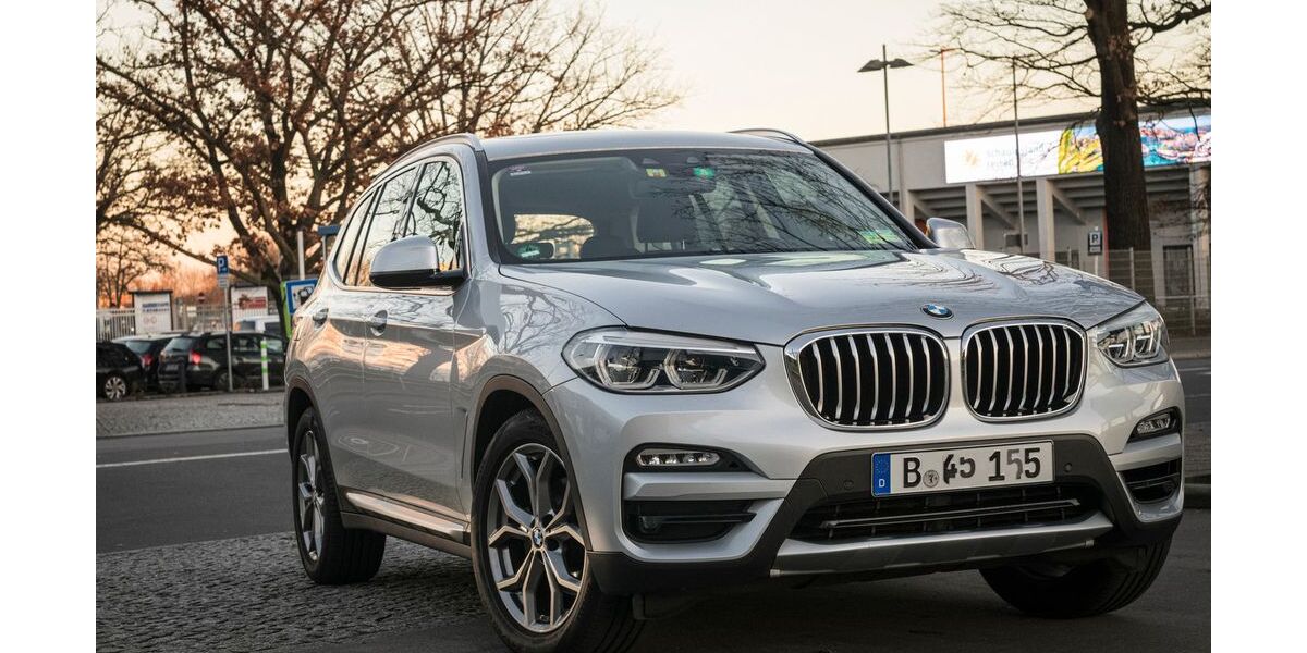 BMW X3 87.000 km 27.000 &euro; Berlin 10623