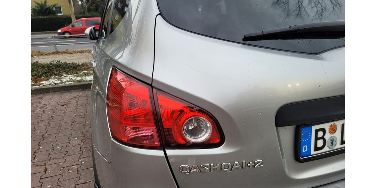 Nissan Qashqai 220.500 km 9.450 &euro; Berlin 10178