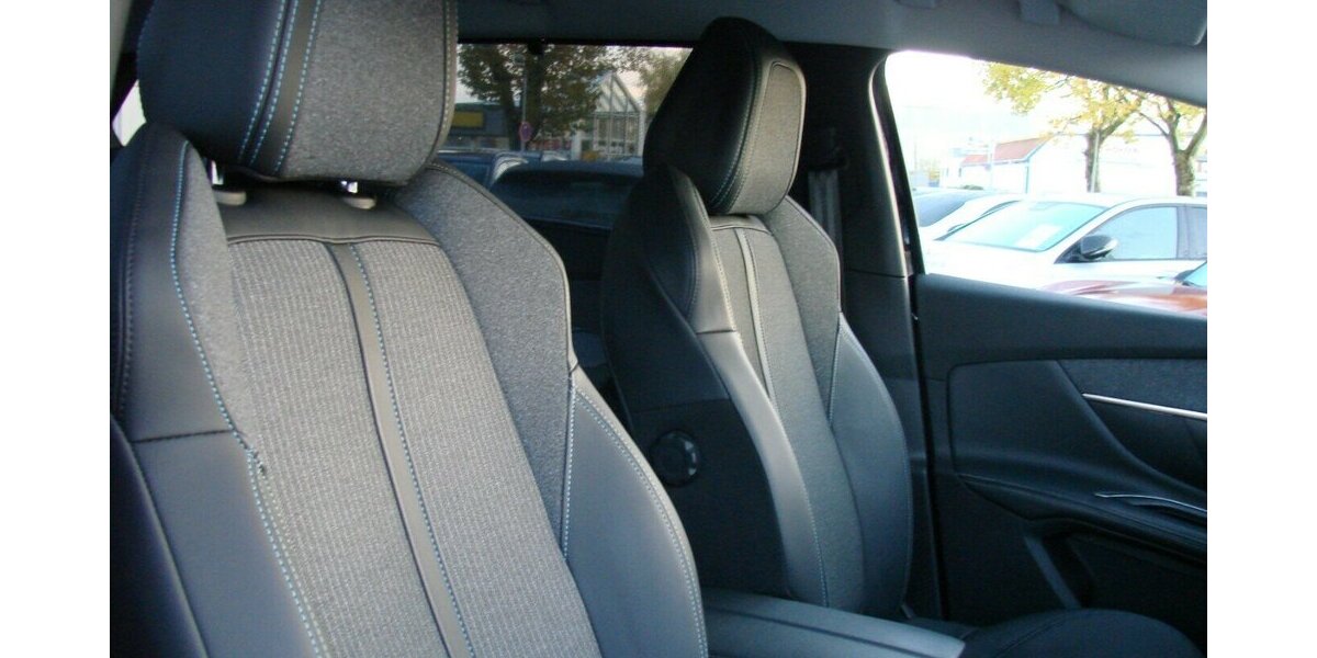 Peugeot 5008 1.2 PureTech130 Allure Pack 7-Sitzer 2WD LED 54.980 km 23.980 &euro; Falkensee 14612