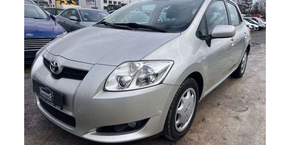 Toyota Auris 30.800 km 6.500 &euro; Seddiner See 14554