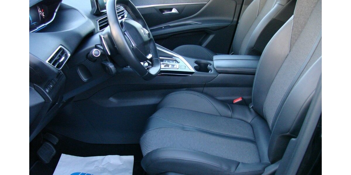 Peugeot 5008 1.2 PureTech130 Allure Pack 7-Sitzer 2WD LED 54.980 km 23.980 &euro; Falkensee 14612