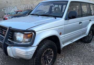 Mitsubishi Pajero 177.000 km 3.950 &euro; Berlin 10245