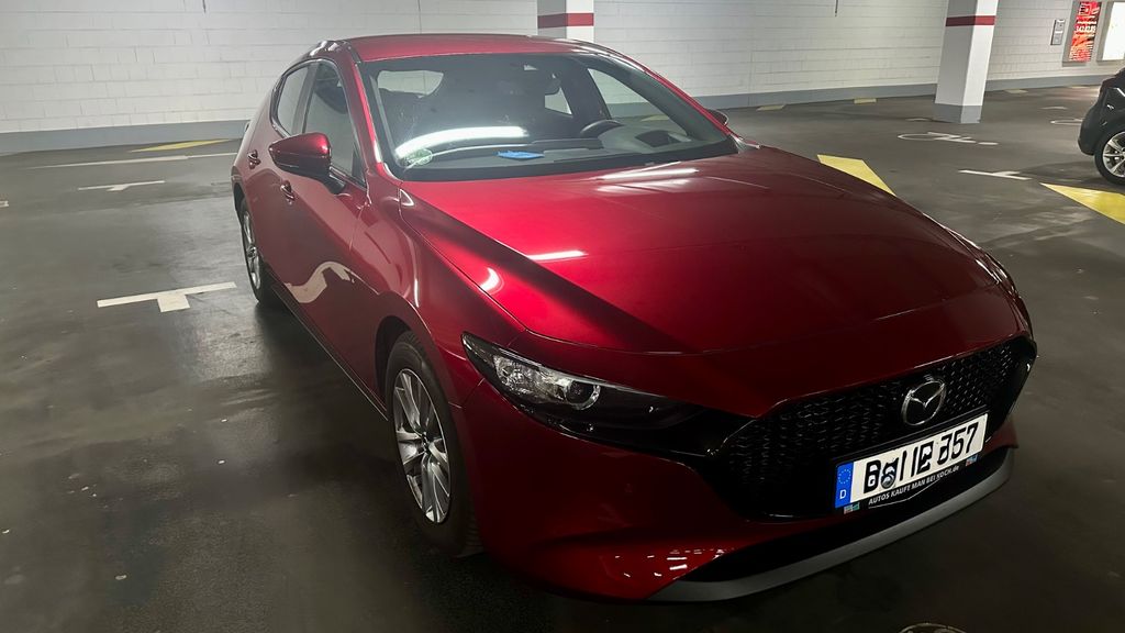 Mazda 3 41.700 km 16.990 &euro; Berlin 13088