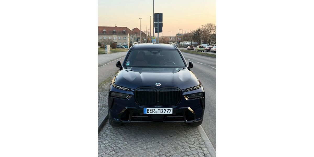 BMW X7 66.600 km 72.300 &euro; Berlin 12589