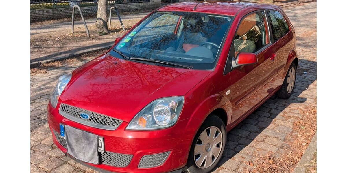 Ford Fiesta 97.500 km 2.100 &euro; Berlin 12209