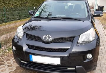 Toyota Urban Cruiser 74.300 km 8.950 &euro; Berlin 12526