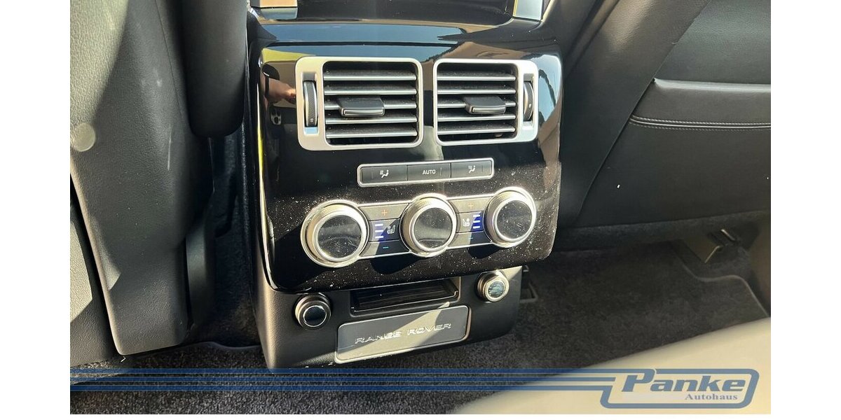 Land Rover Range Rover Vogue 4.4*Pano*LuftF*AHK*SoftC*ACC* 191.145 km 28.990 &euro; Berlin 13187
