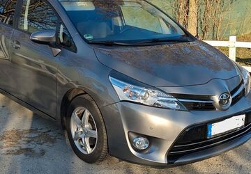 Toyota Verso 108.000 km 10.999 &euro; Berlin 12278
