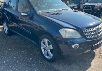 Mercedes-Benz ML 320 234.000 km 7.885 &euro; Trebbin 14959