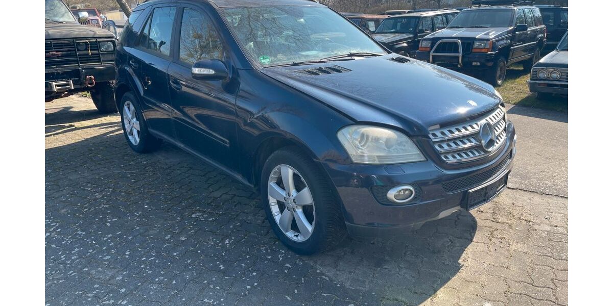 Mercedes-Benz ML 320 234.000 km 7.885 &euro; Trebbin 14959